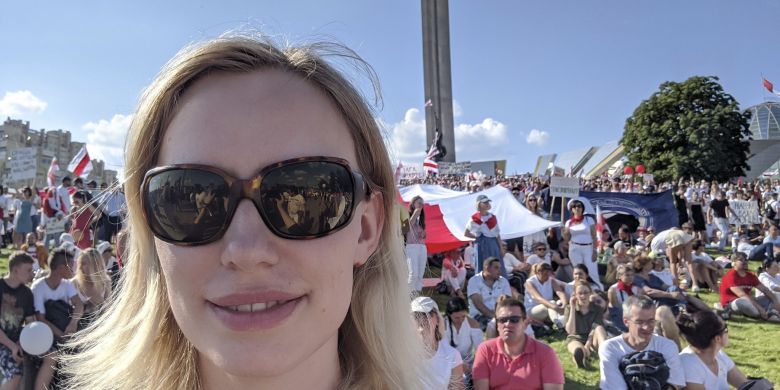 Srpen 2020: Larysa Aharkava zúčastnila v Minsku protestů proti Alexandru Lukašenkovi, který se prohlásil za vítěze prezidentských voleb.