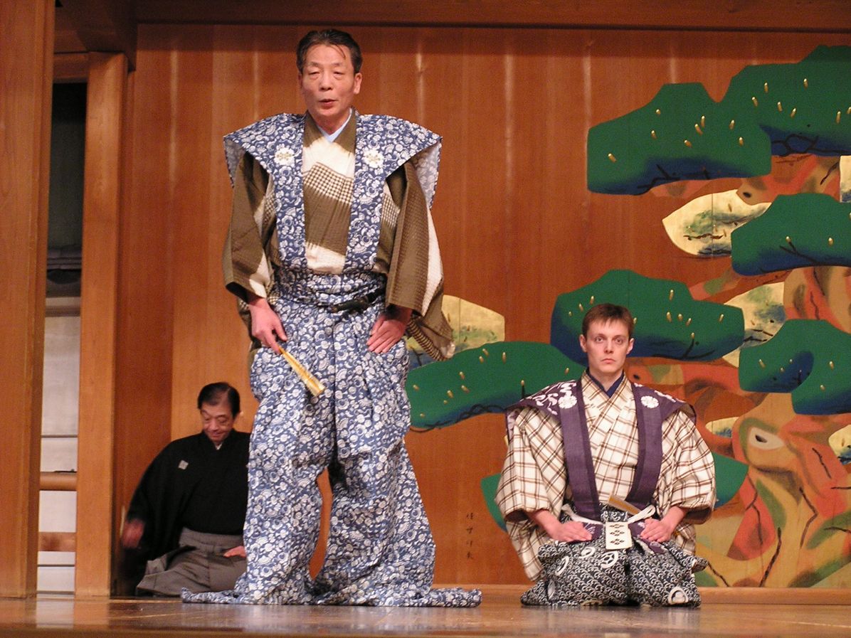 Ondřej Hýbl se Šime Šigejamou v&nbsp;japonsky hraném představení Papouškování (Kjóto, 2004).