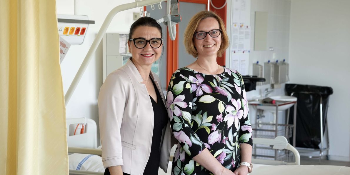 Andrea Pokorná a Dana Dolanová hovoří (MU) o průzkumu postavení i potřeb sester v českém zdravotnictví.