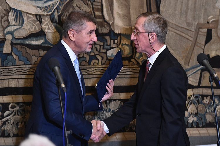 Ocenění Jaroslavu Petrovi, který se dlouhodobě věnuje popularizaci vědy, předal premiér a&nbsp;zároveň předseda vládní Rady pro výzkum, vývoj a&nbsp;inovace Andrej Babiš na slavnostním zasedání v&nbsp;Hrzánském paláci 29.&nbsp;října.