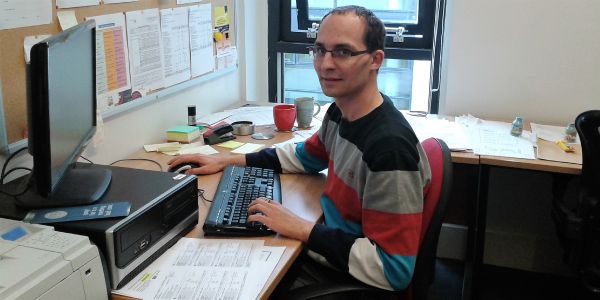 Nejdůležitější je získat zkušenosti z&nbsp;jiných vědeckých pracovišť, nejlépe na postdoktorských pozicích.