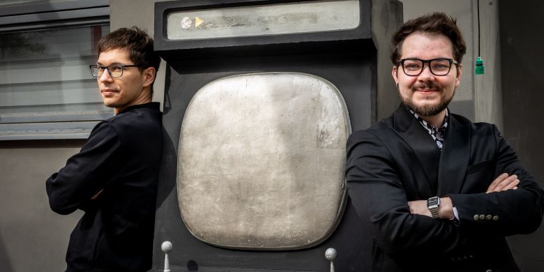 Zakladatelé projektu Aignos, student strategické komunikace na FSV UK Martin Richter (vpravo) a jeho kolega, absolvent Ústavu translatologie FF UK, Ondřej Hrách. Foto: Hynek Glos