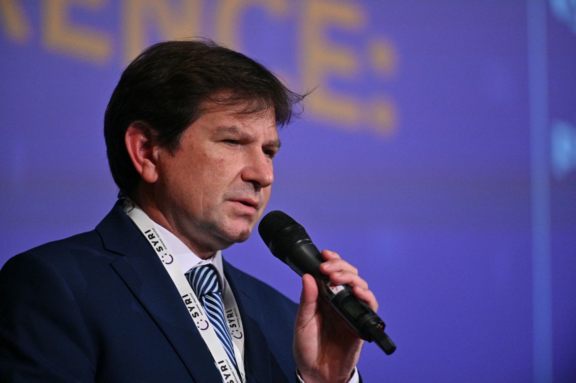 Rektor MU Martin Bareš