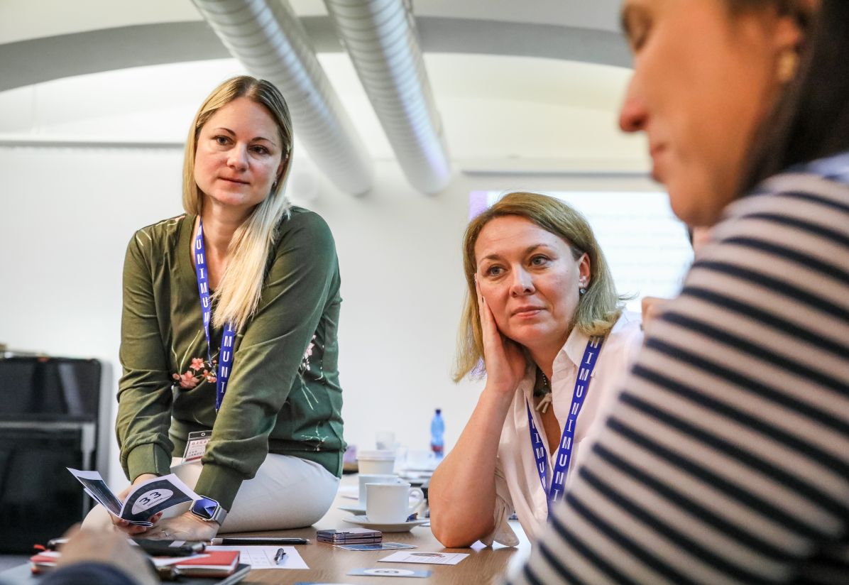 Ochránkyně práv MU Eva Janovičová (vlevo)