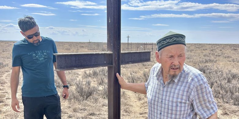Na expedici ve vesnici Těrekty u města Žezkazgan spolupracují archeologové katedry archeologie Fakulty filozofické ZČU s organizací Gulag.cz, která se dokumentaci sovětských pracovních táborů věnuje už patnáct let. 