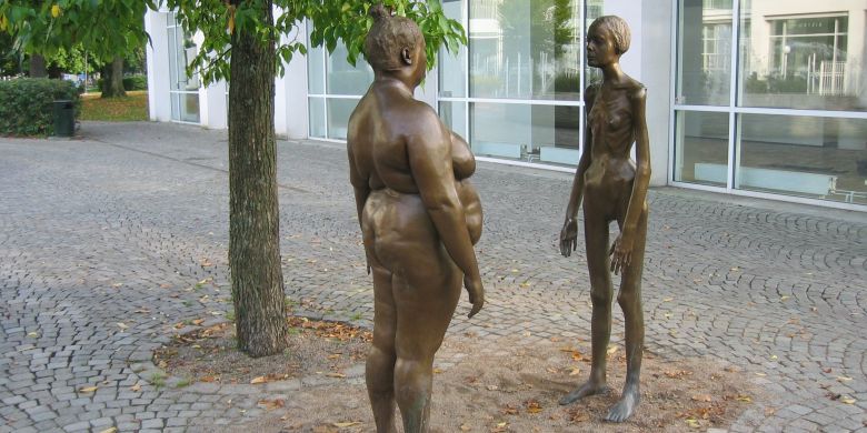 Socha I am thinking of myself - Växjö švédské autorky Marianne Lindberg De Geer se zabývá otázkou vztahu k vlastnímu vzhledu. Ilustrační foto: Lars Aronsson, Wikipedia, CC SA 1.0