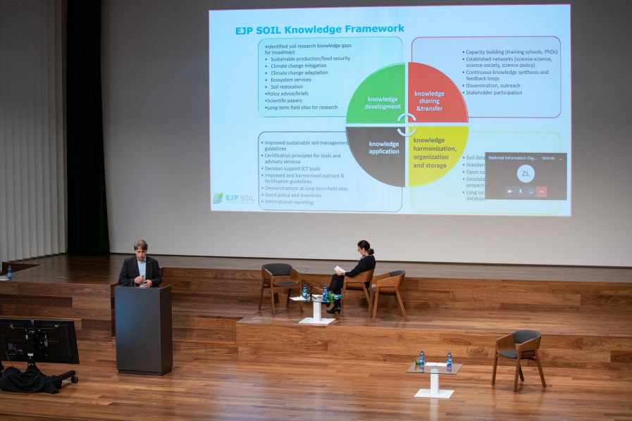 Letos poprvé byla konference převážně on-line