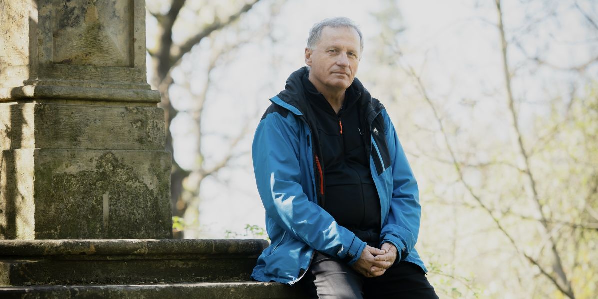 Foto: Jakub Čermák O environmentálních problémech, udržitelnosti a studiu možných budoucností s Pavlem Nováčkem (UP).