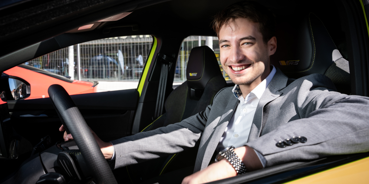 Foto: Jiří Ryszaway, ČVUT Doktorand ČVUT Ondřej Štogl bude zjišťovat, jak mohou elektromobily stabilizovat elektrickou síť.
