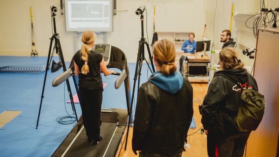 Jak jste na tom s kvalitou pohybu vy a vaše pohybové ústrojí? Na VŠPJ budete moci odhalit tajemství pohybu pomocí monitorovacího systému Qualisys.