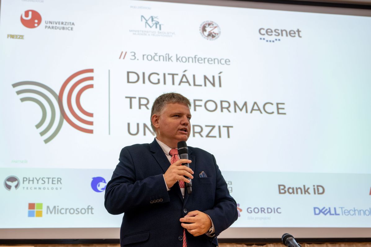 Rektor Univerzity Pardubice prof. Libor Čapek.