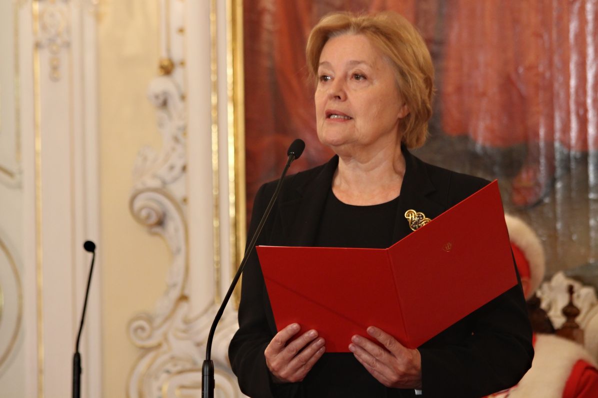 slovenská politička zdůraznila, i&nbsp;při kritickém hodnocení minulosti bychom neměli zapomenout, k&nbsp;jak zásadní společenské změně v&nbsp;bývalém Československu došlo. „Stále považuji výsledek událostí z&nbsp;listopadu 1989 za velký zázrak pro vás, ale především pro mou vlast, pro Slovensko,“ řekla Magdaléna Vášáryová.