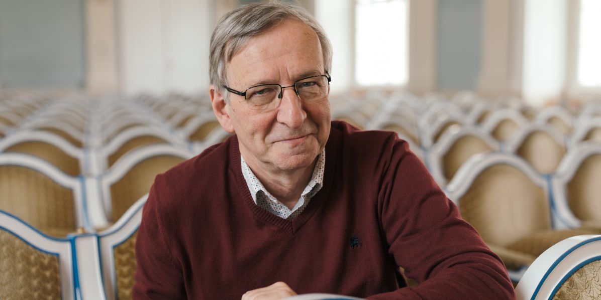  prof. Jaroslavem Tůmou z HAMU o klasické hudbě, ale i umělé inteligenci a ochraně vzácných nástrojů.