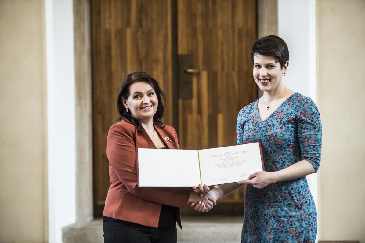 Rektorka Milena Králíčková (vlevo) a Marie Vymazalová, členka kolegia rektorky pro sociální záležitosti a udržitelný rozvoj.