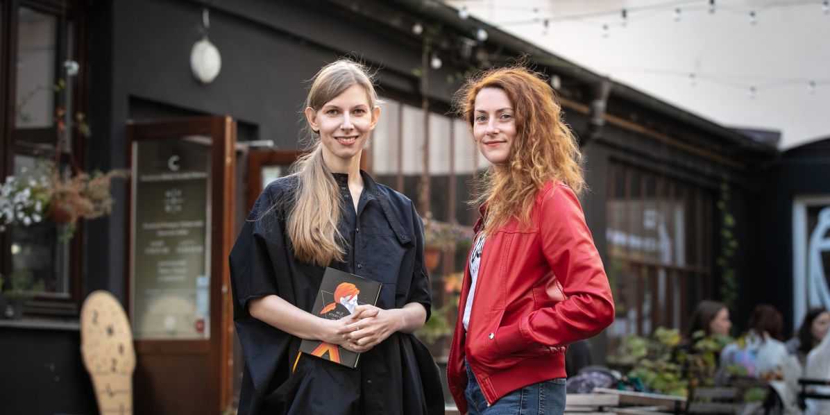 Foto: Dan Hamerník, Universitas Aktuální předsedkyně ČAD Šárka Lojdová (vlevo) a zakladatelka a bývalá předsedkyně Kateřina Cidlinská.
