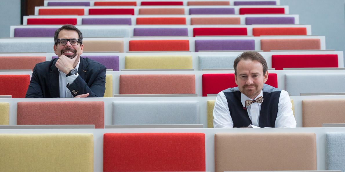Proděkan Právnické fakulty Masarykovy univerzity Pavel Koukal (vpravo) a jeho kolega z Ústavu práva a technologií Právnické fakulty Masarykovy univerzity Matěj Myška.