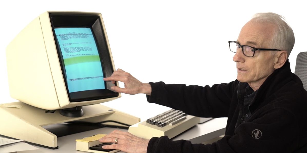 Larry Tesler předvádí textový editor Gypsy, který světu přinesl bezpracné kopírování a vkládání celých pasáží.