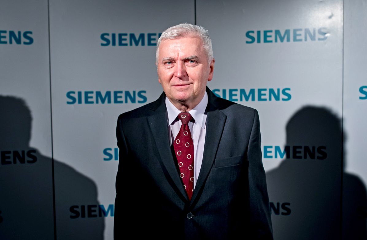 Foto: Archiv Siemens ČR Foto: Cenu pro nejlepšího pedagoga získal Zdeněk Vostracký ze Západočeské univerzity v Plzni, který je propagátorem komplexního inženýrského vzdělávání.