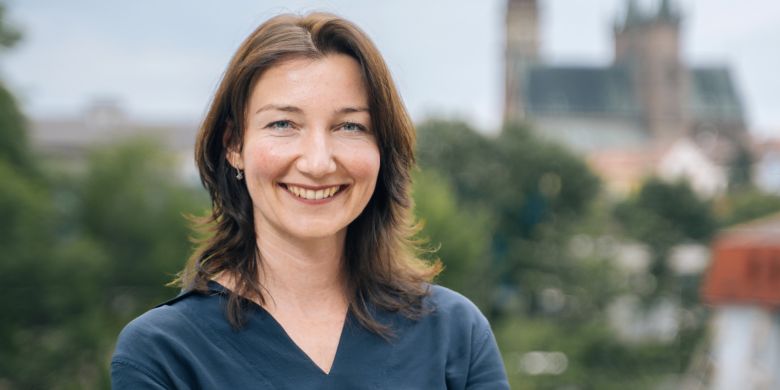 „Věda nesmí být odpoutaná od reality, musí řešit skutečné problémy,“ říká Petra Marešová, děkanka Fakulty informatiky a managementu UHK.