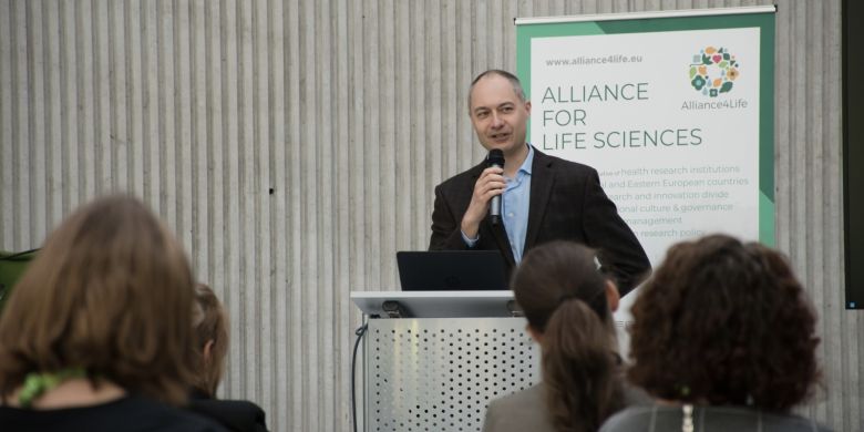 Evropská věda potřebuje nové paradigma spolupráce, říká ředitel CEITEC MUNI Plevka.