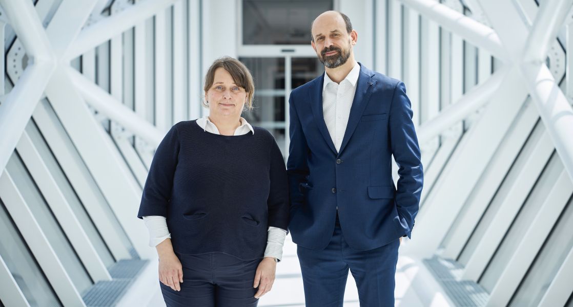 Foto: Cyril Popek Jan Bartáček a Sabina Purkrtová z VŠCHT.