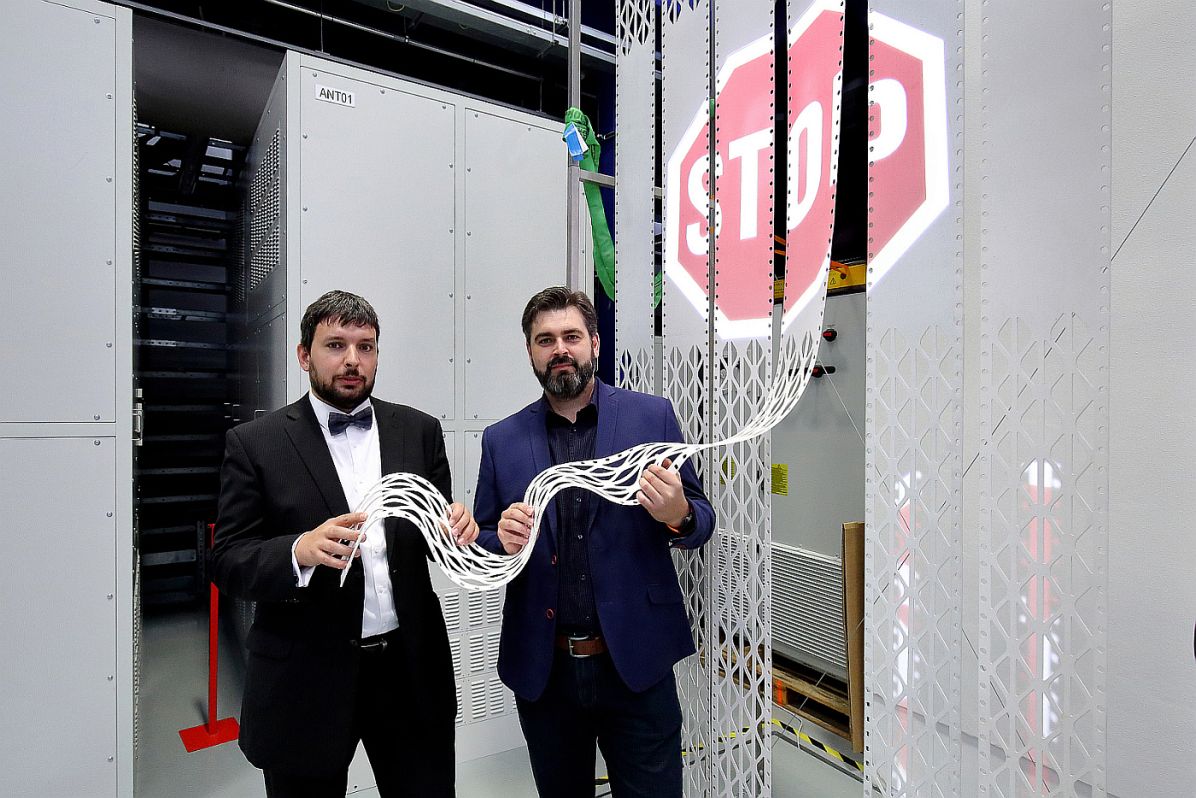 Foto: Archiv ZČU Zprava: Josef Pihera z FEL ZČU a Lukáš Ferkl (Feramat Cybernetics).