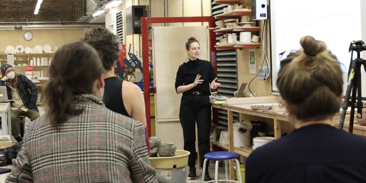 Tereza Sluková při prezentaci na setkání projektu Craft 