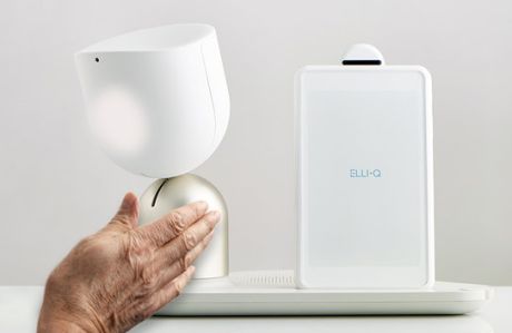 Elli Q je chůvička pro seniory od společnosti Intuition Robotics. Zařízení s futuristickým designem na seniora přátelsky mluví, dokáže jej telefonicky i obrazově spojit s jeho blízkými, připomíná a navrhuje časový rozvrh a denní úkoly seniora, včetně pohybových aktivit, hraje s ním online hry, propojí jej se sociálními sítěmi či přečte audioknihu.