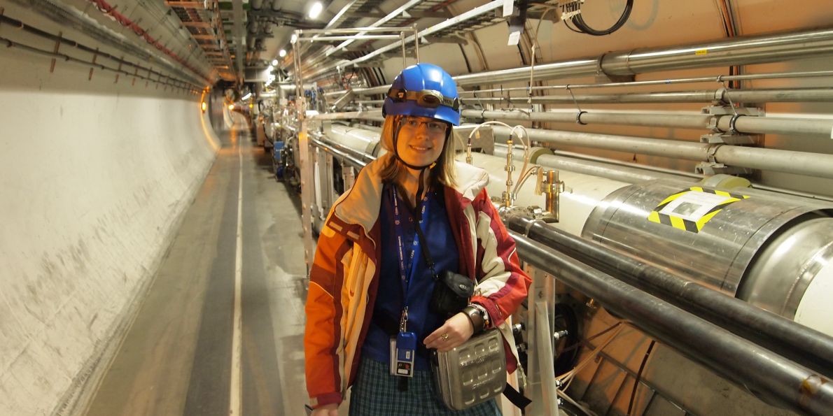Katka Jiráková, jedna z podpořených studentek UP, mohla například díky Nadačnímu fondu pobývat dva měsíce v laboratoři CERN v Ženevě.