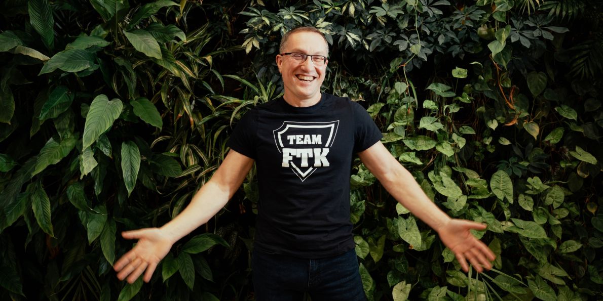 Michal Šafář je psycholog, pedagog a také emeritní děkan, který osm let řídil Fakultu tělesné kultury Univerzity Palackého v Olomouci.