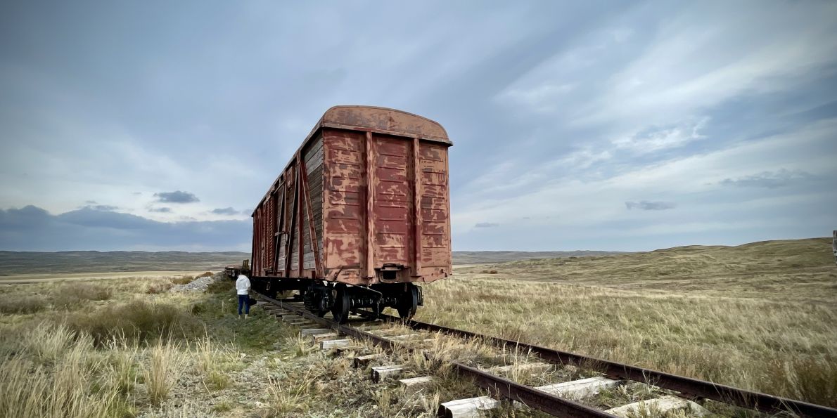 Foto Štěpán Černoušek Opuštěný vagón ve stepi u Karagandy.