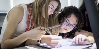 Juniorská akademie Lékařské fakulty Masarykovy univerzity otevírá středoškolákům dveře do světa medicíny a vědy