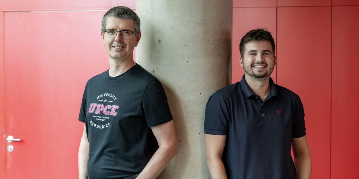 Dvojice chemiků z Univerzity Pardubice se začala zajímat o zdravotnický odpad a o to, zda by nějaké vzorky mohli získat pro svůj výzkum.